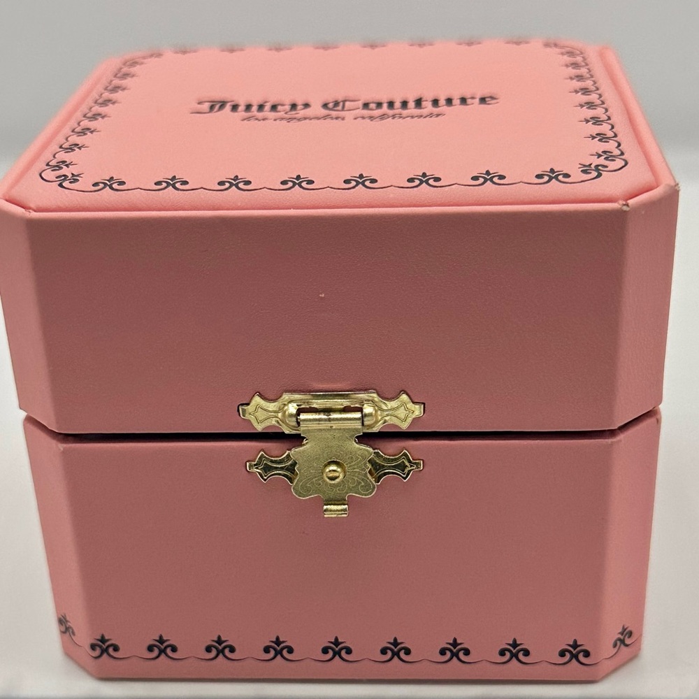 Juicy Couture Gold Tone Heart Watch Bracelet with NYC Themed Charms π½ - Picture 5 of 6